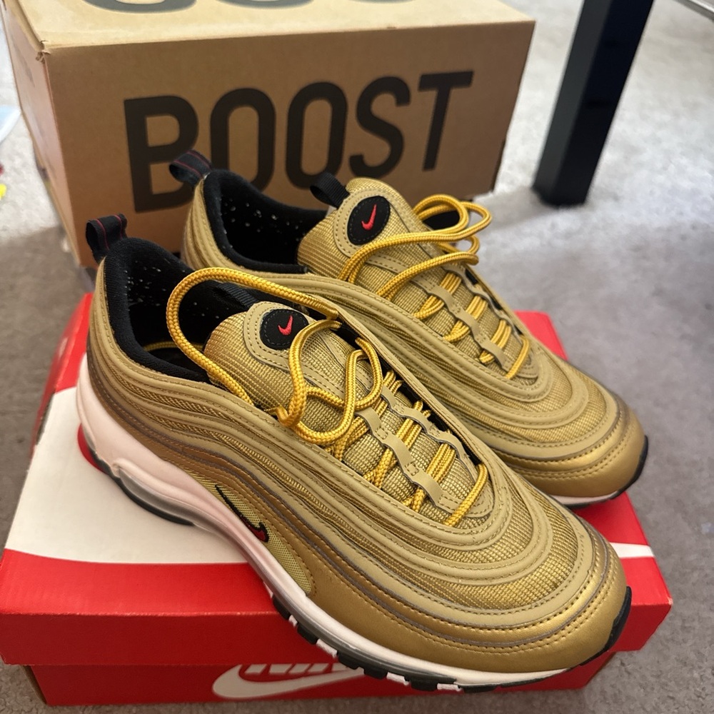 Nike Men's Metallic Gold Sneakers